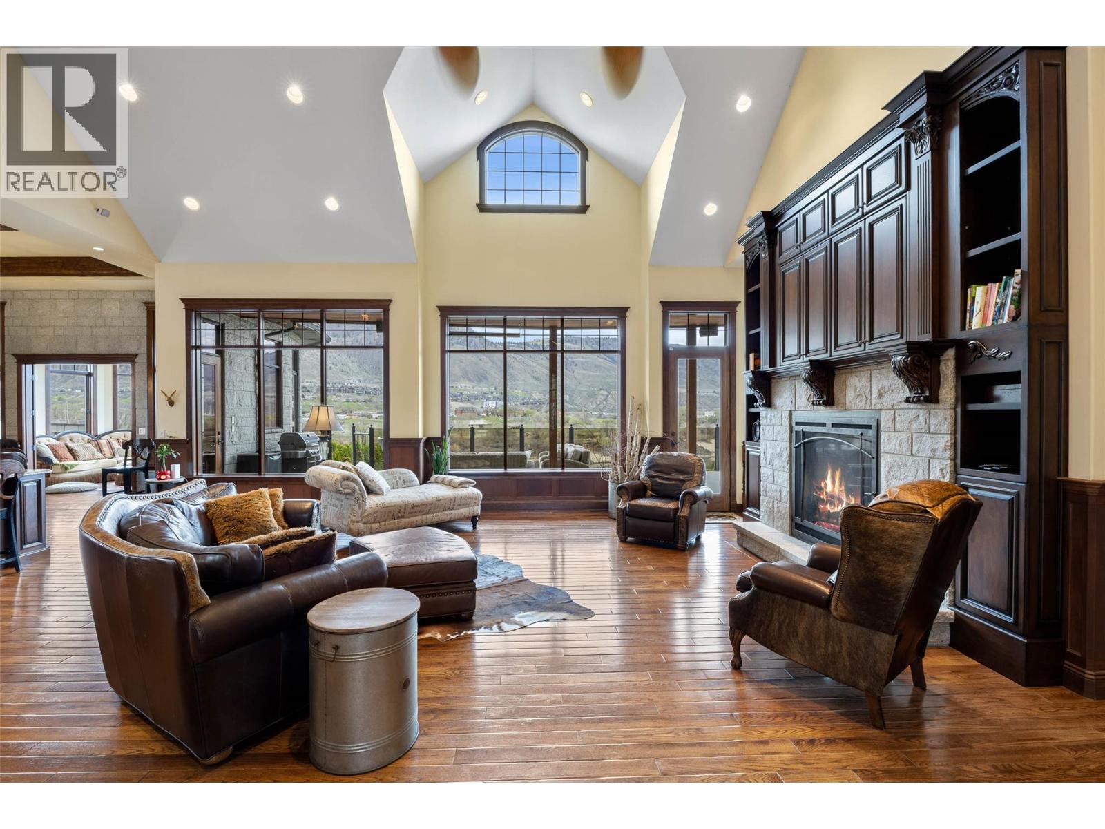 1580 LORNE STREET - 37