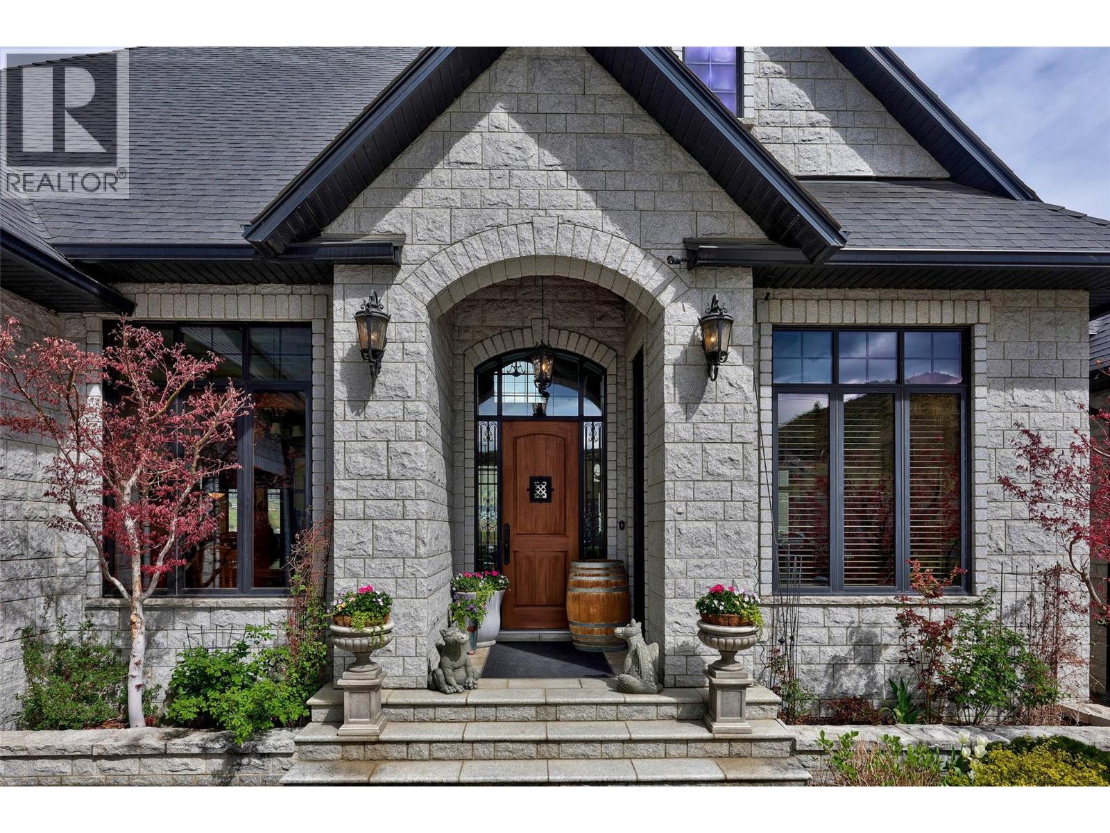 1580 LORNE STREET - Image 2