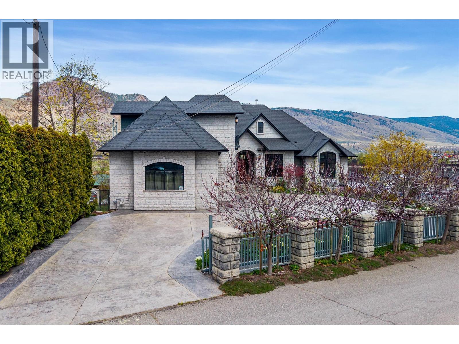 1580 LORNE STREET - 90