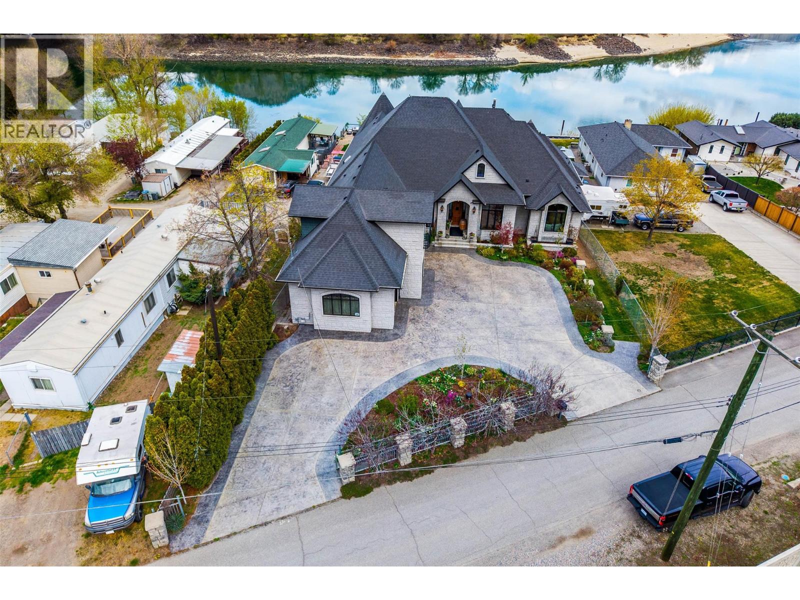 1580 LORNE STREET - 81