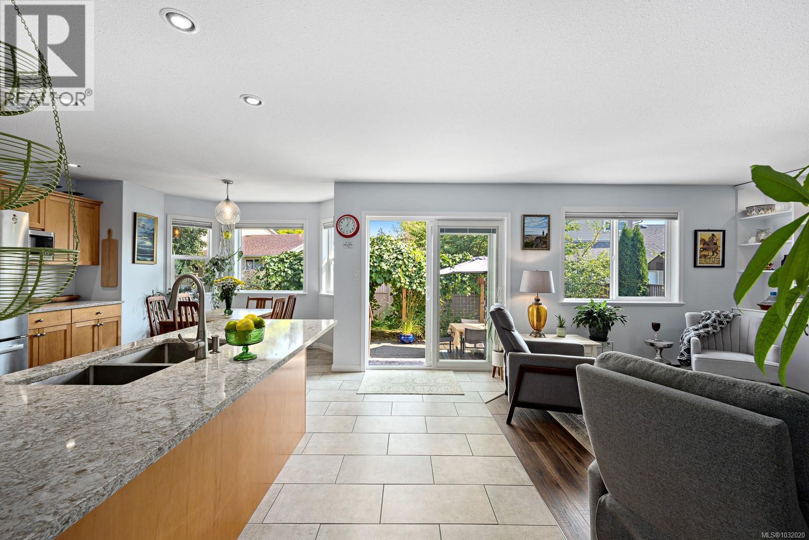 1952 MARTEN AVE - 13