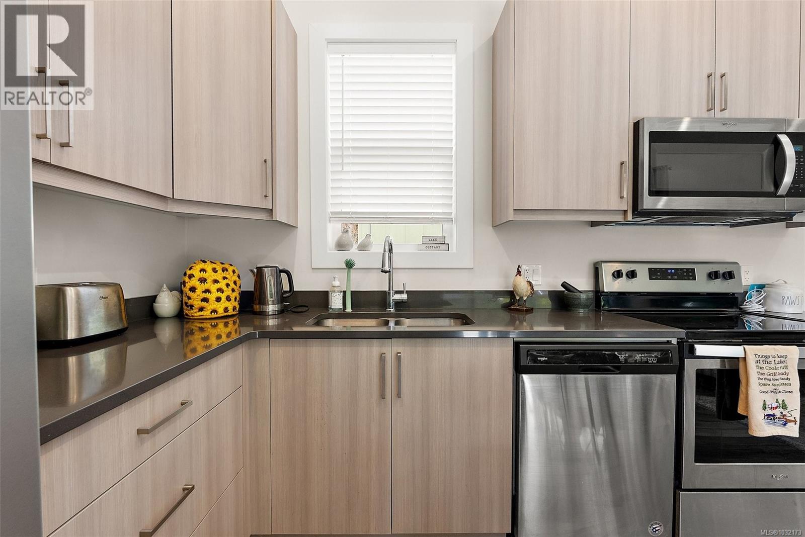  9327 Lake Trail Place, Lake Cowichan