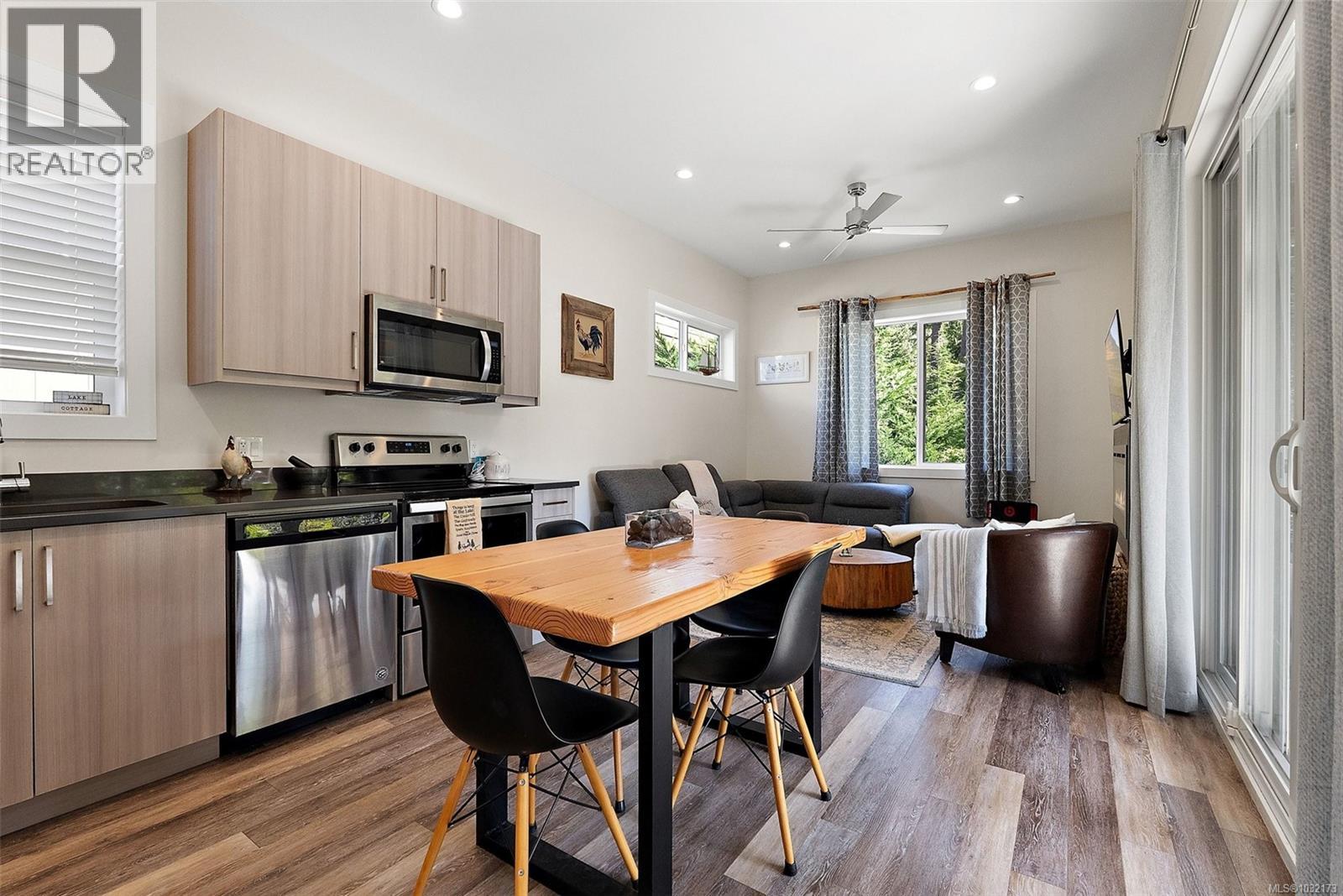  9327 Lake Trail Place, Lake Cowichan