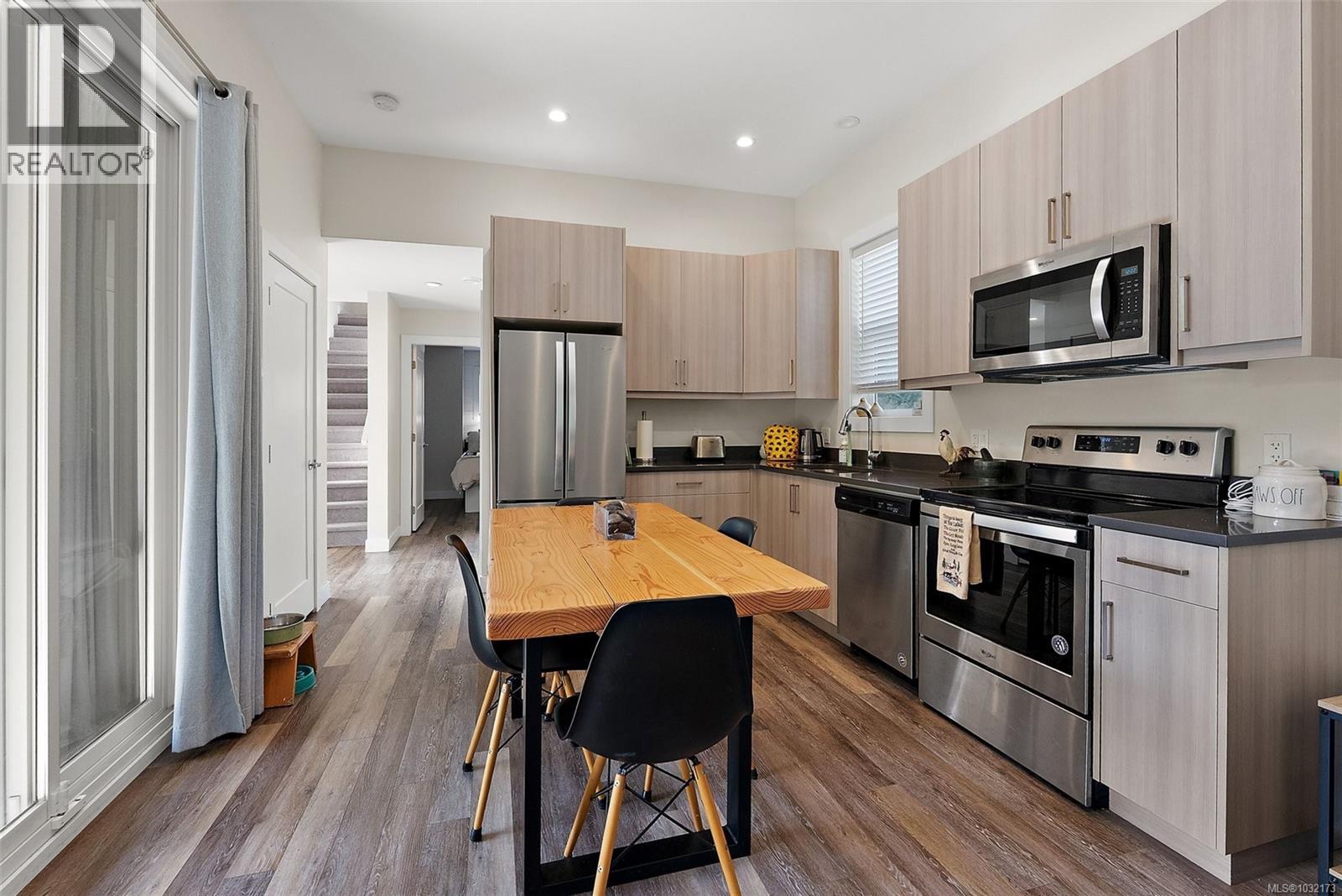  9327 Lake Trail Place, Lake Cowichan