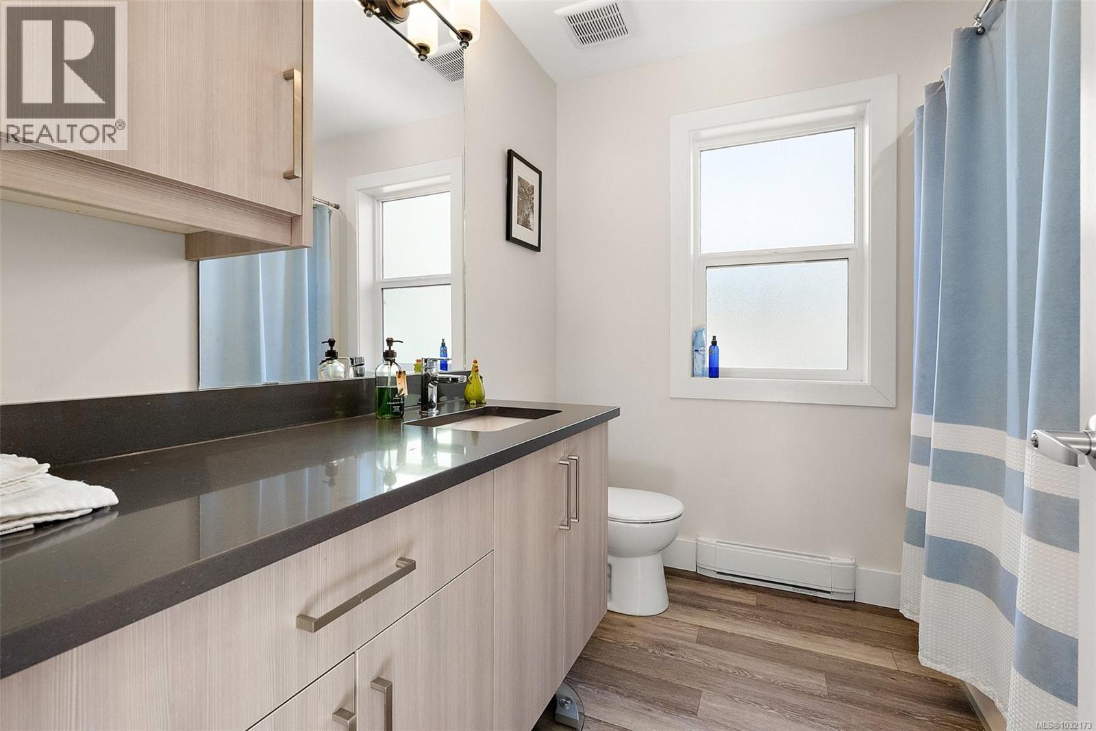  9327 Lake Trail Place, Lake Cowichan