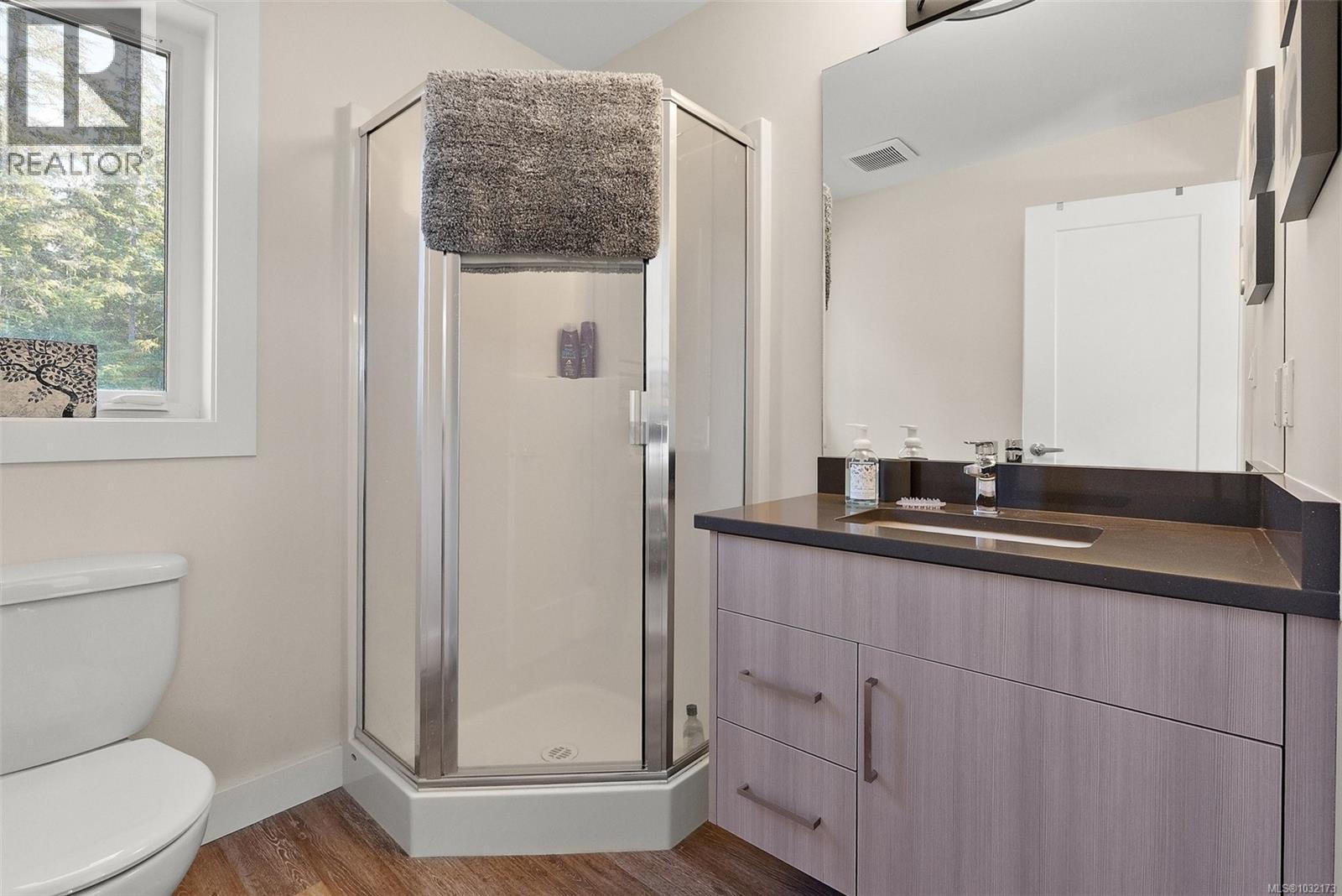  9327 Lake Trail Place, Lake Cowichan