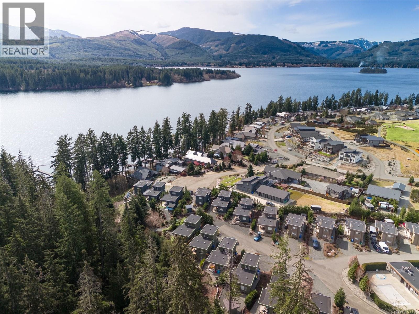  9327 Lake Trail Place, Lake Cowichan