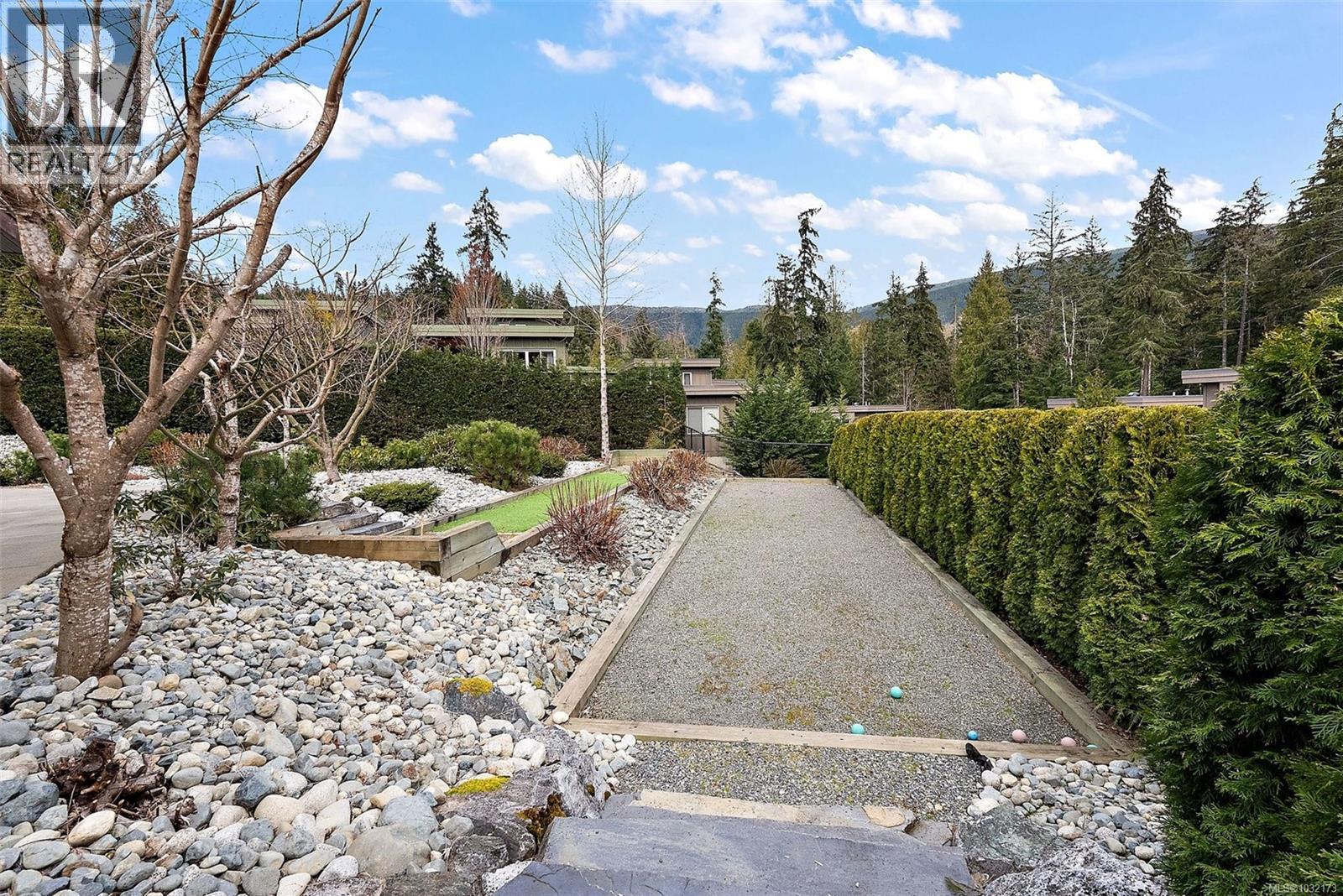  9327 Lake Trail Place, Lake Cowichan