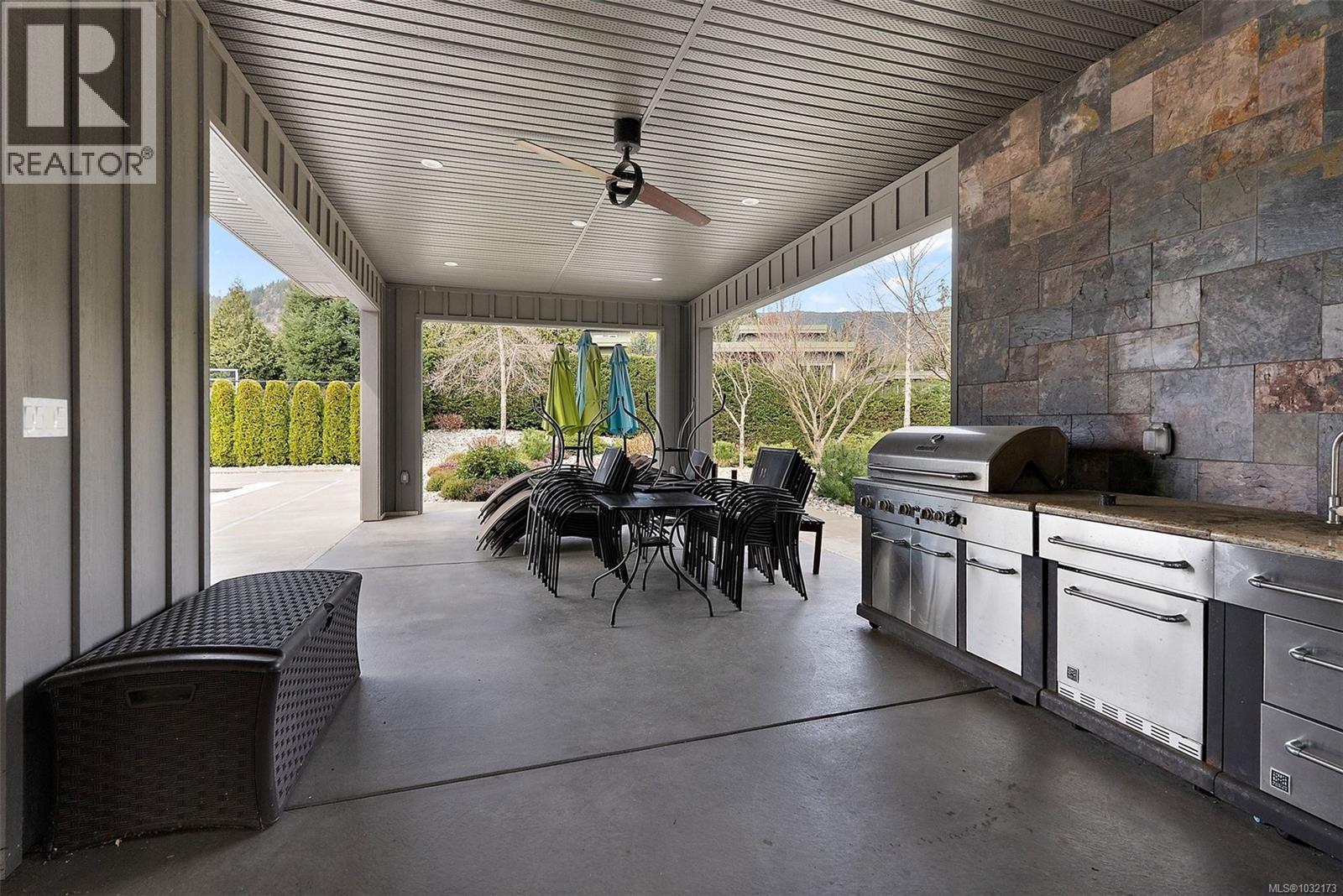  9327 Lake Trail Place, Lake Cowichan