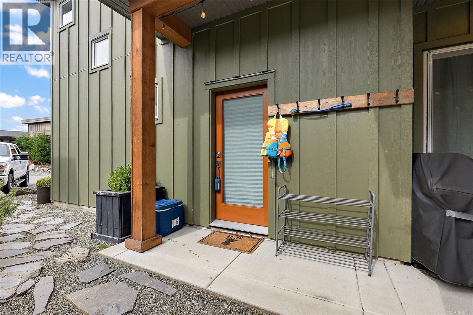  9327 Lake Trail Place, Lake Cowichan