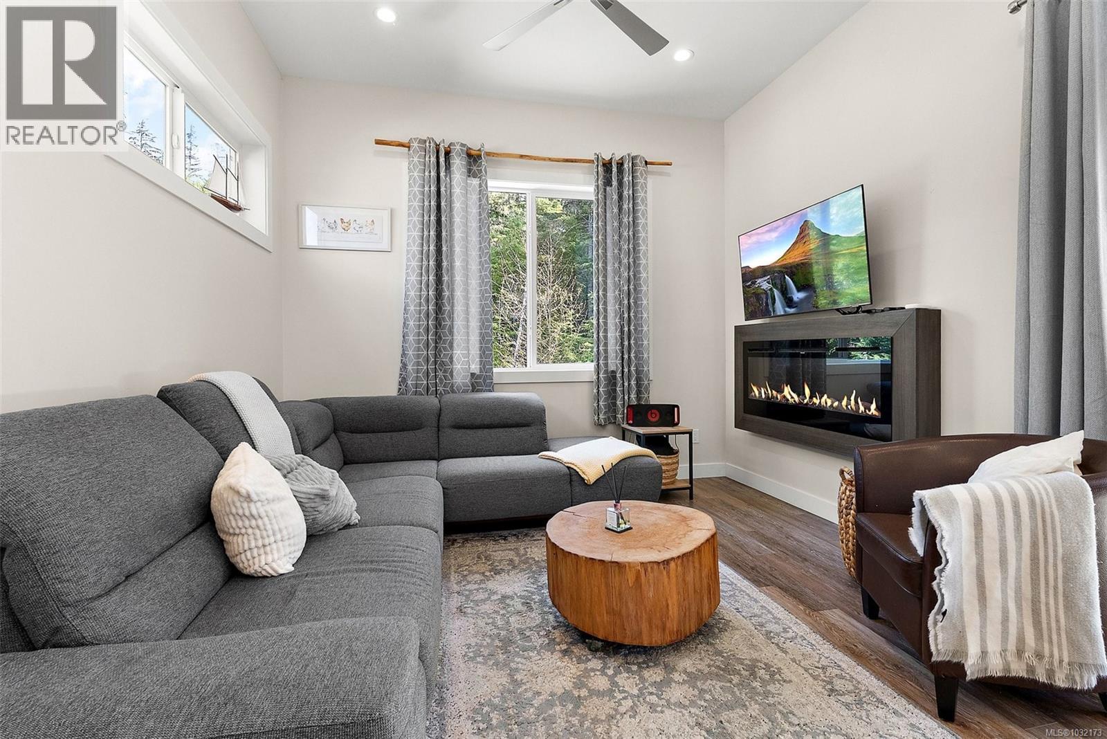  9327 Lake Trail Place, Lake Cowichan