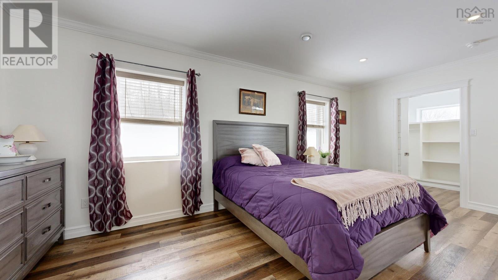 Property 28 of 42 of 6672 Highway 1