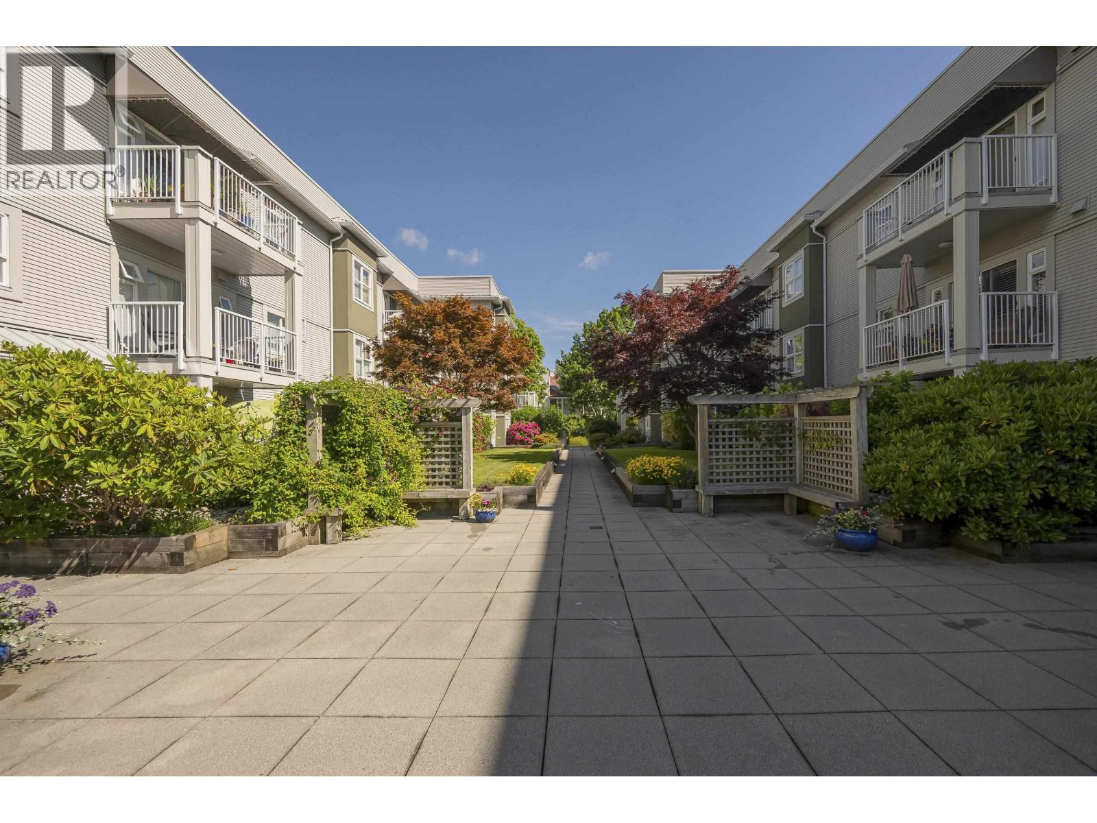 #305-4728 53 Street, Delta