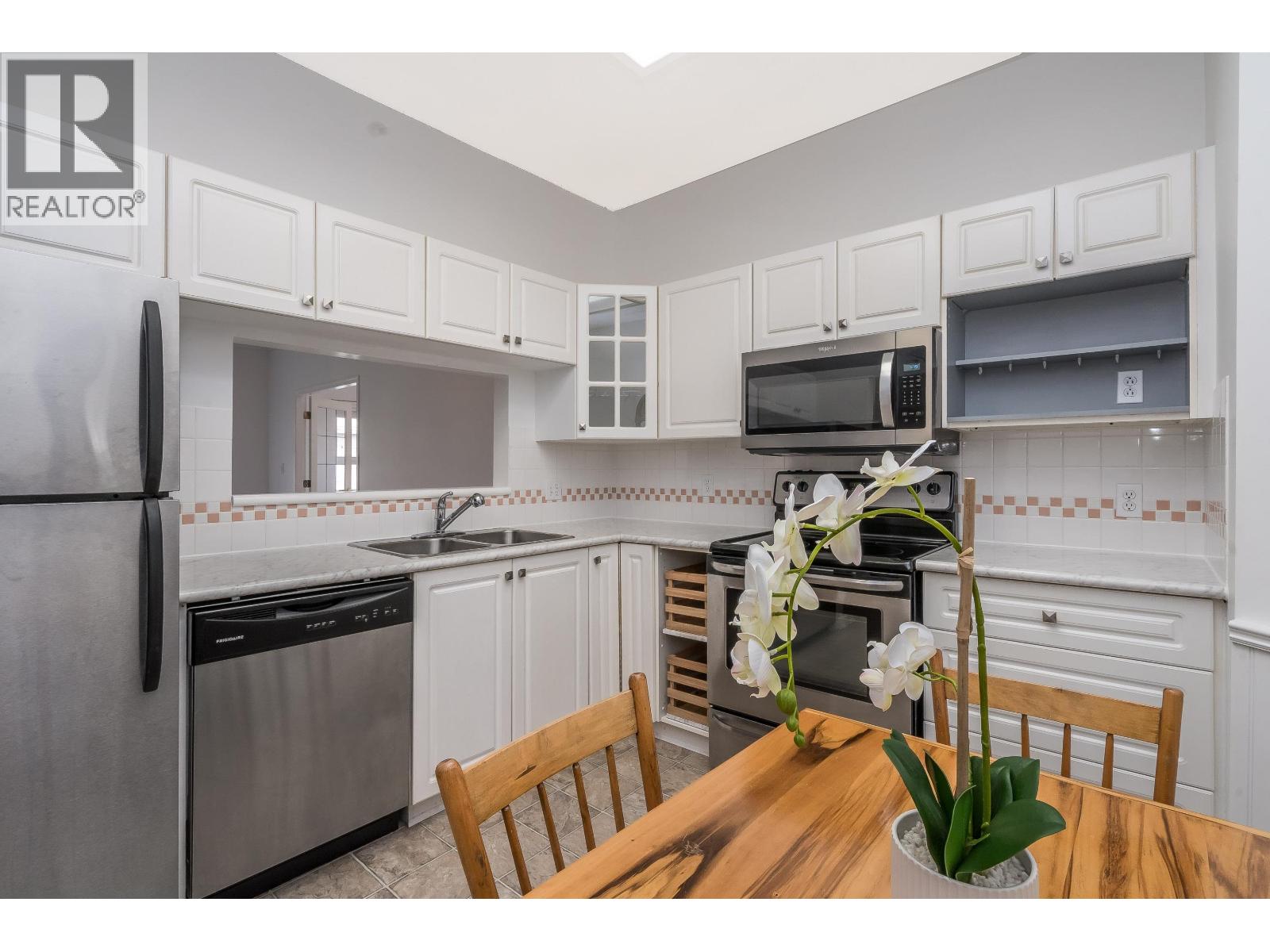 #305-4728 53 Street, Delta