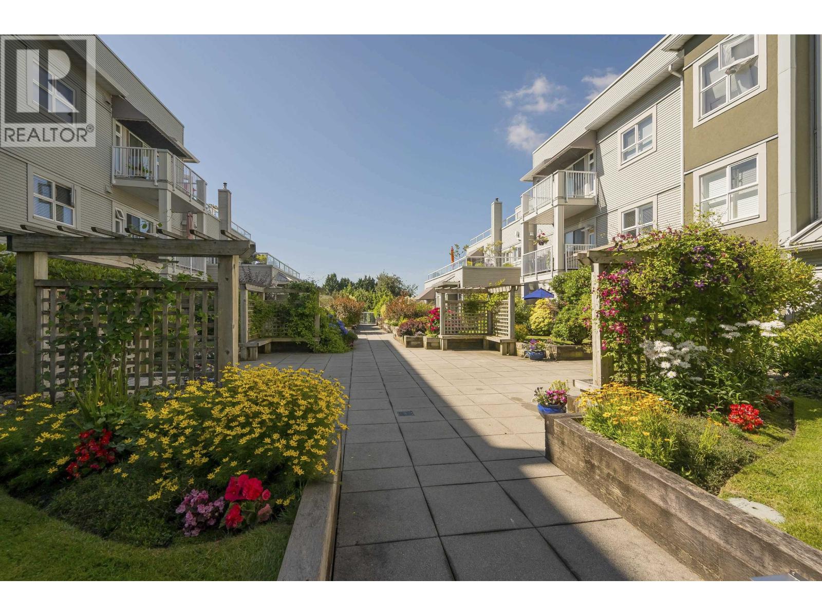 #305-4728 53 Street, Delta