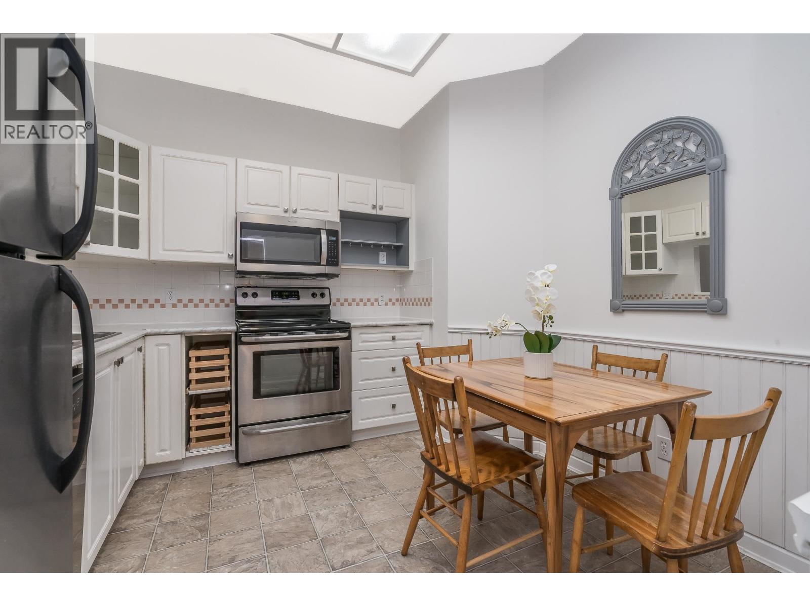 #305-4728 53 Street, Delta