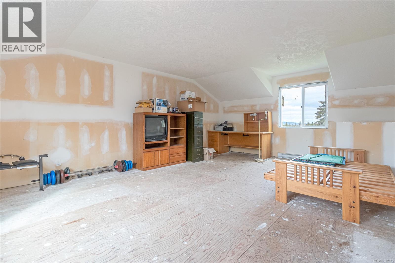 2835 OLYMPIC RD - 26