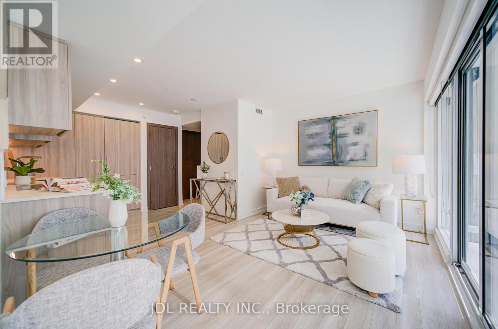 #902 17 BATHURST STREET - 1
