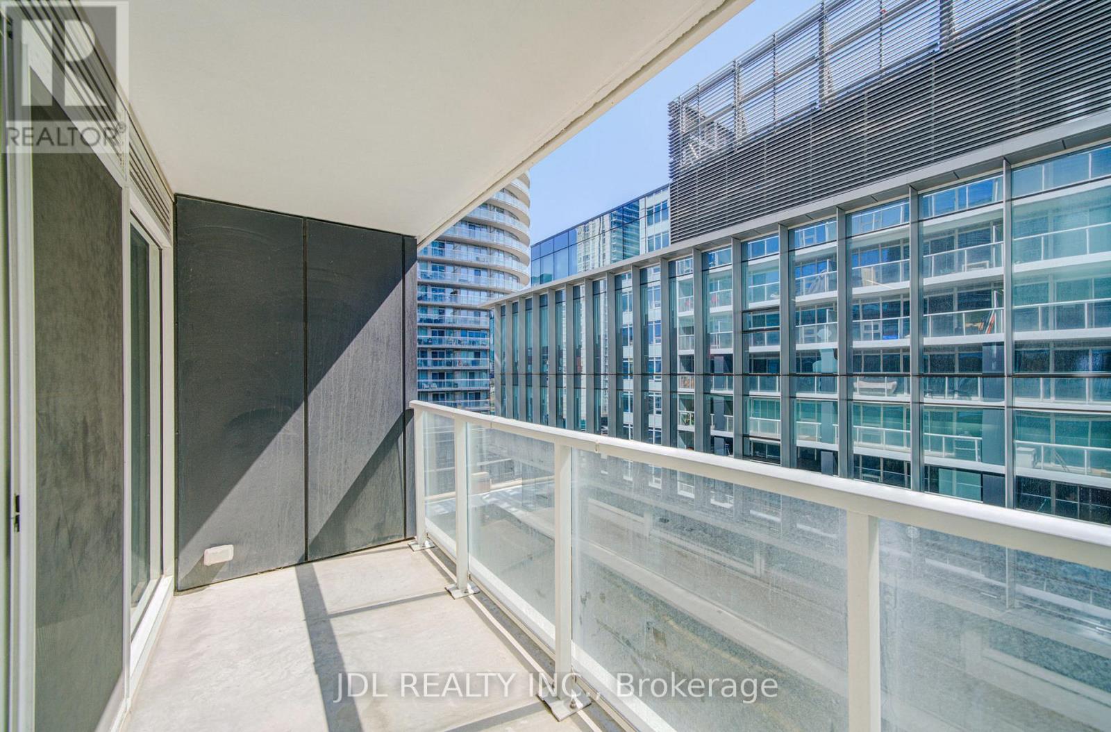 #902 17 BATHURST STREET - 7