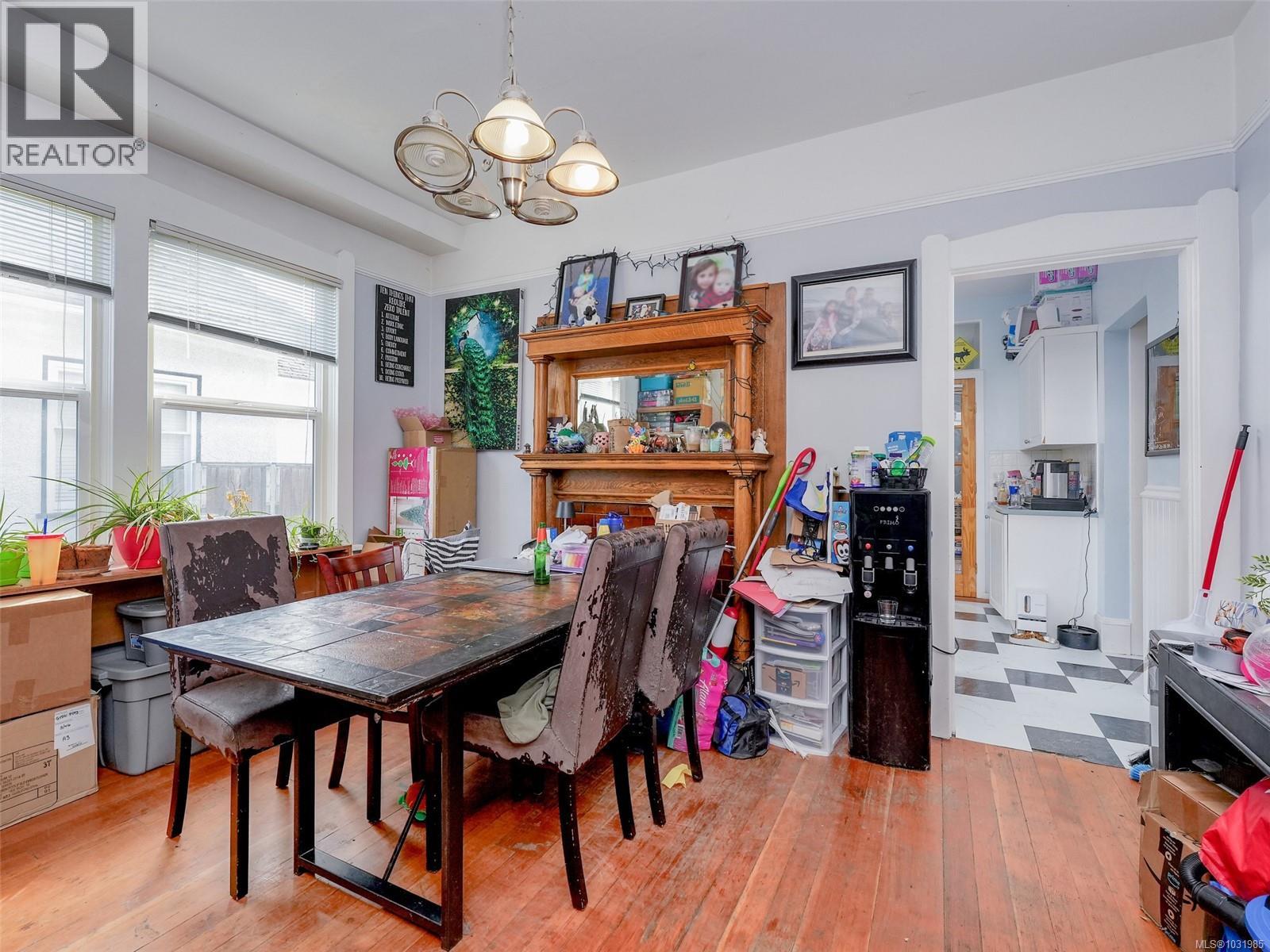  951 Caledonia Avenue, Victoria