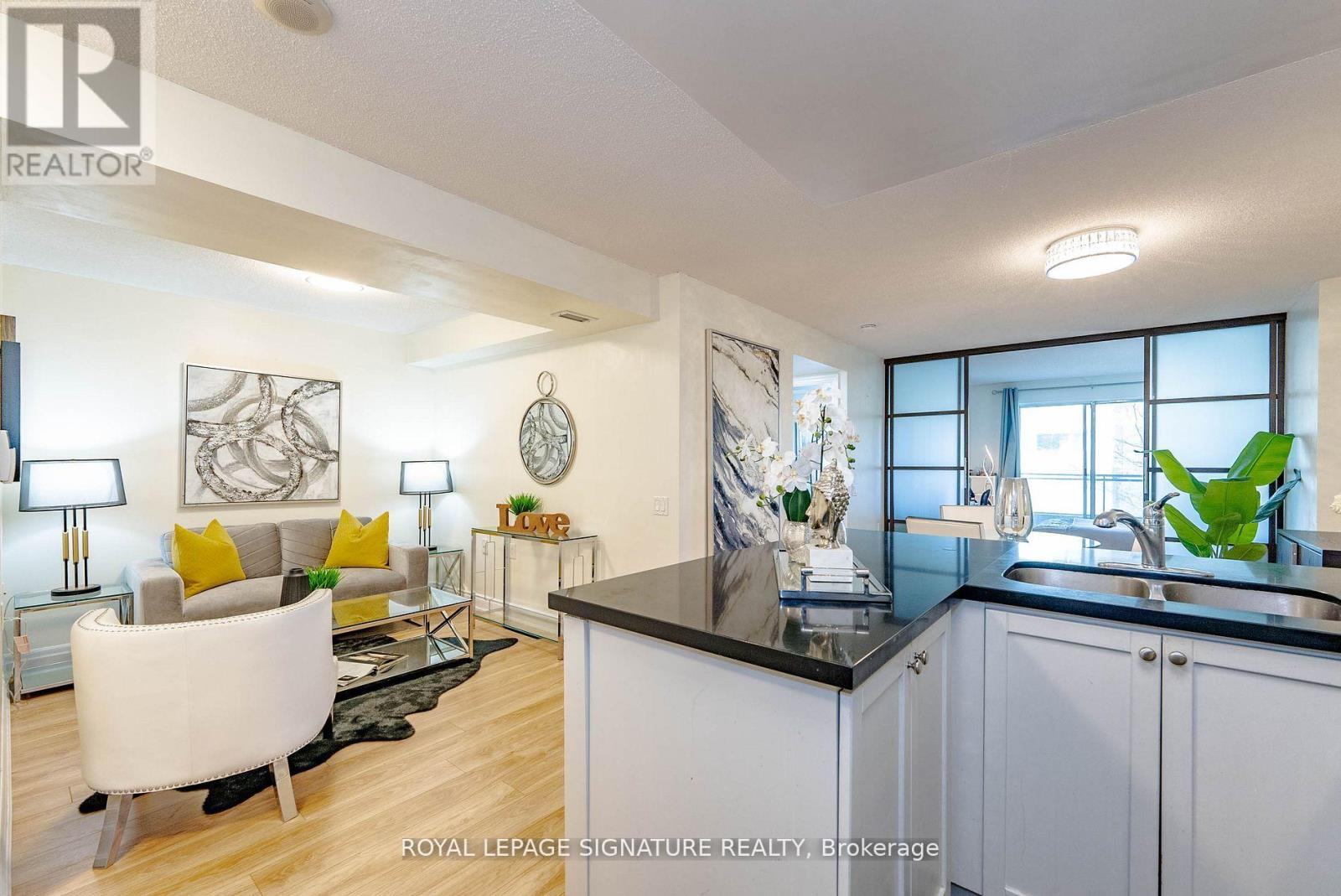 Listing photo of 209 - 21 HILLCREST AVENUE