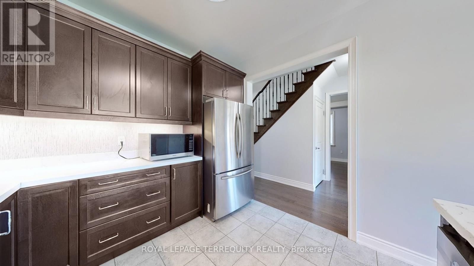 28 RICHMOND PARK DRIVE - 18
