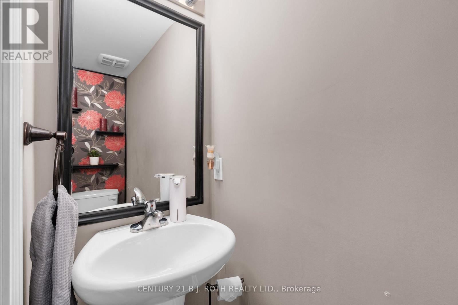 221 HARVIE ROAD - 8
