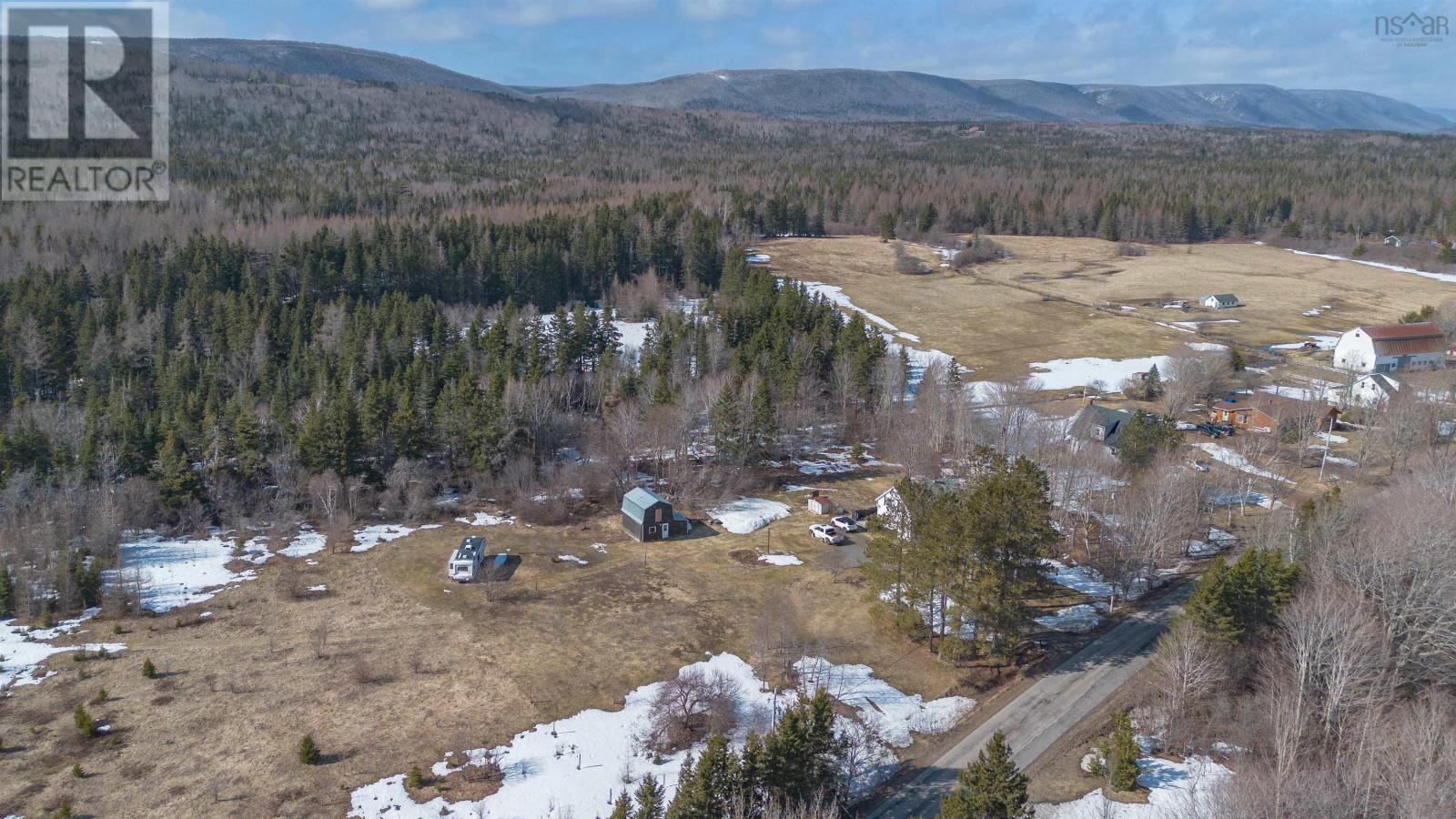 Property 31 of 36 of 1785 West Big Intervale Road