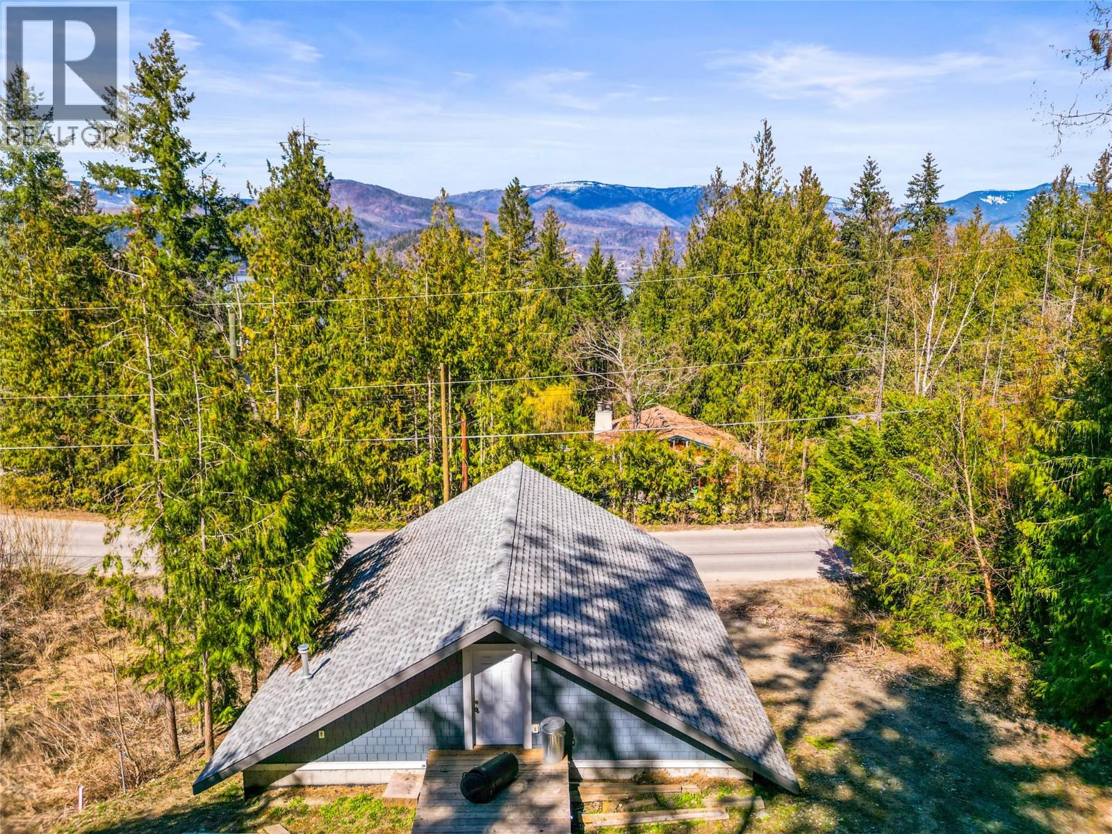 3071 CEDAR DRIVE - 8