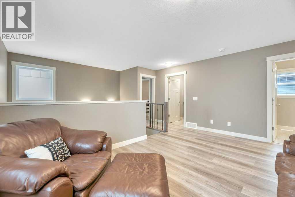 261 WILDROSE DRIVE - 34