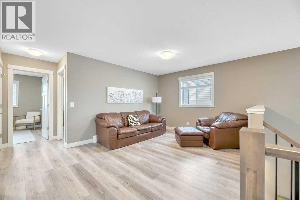 261 WILDROSE DRIVE - 32