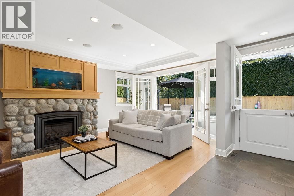 991 HAMPSHIRE ROAD, North Vancouver