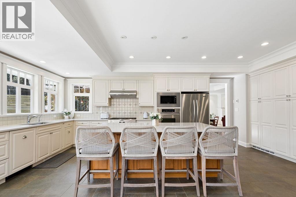 991 HAMPSHIRE ROAD, North Vancouver