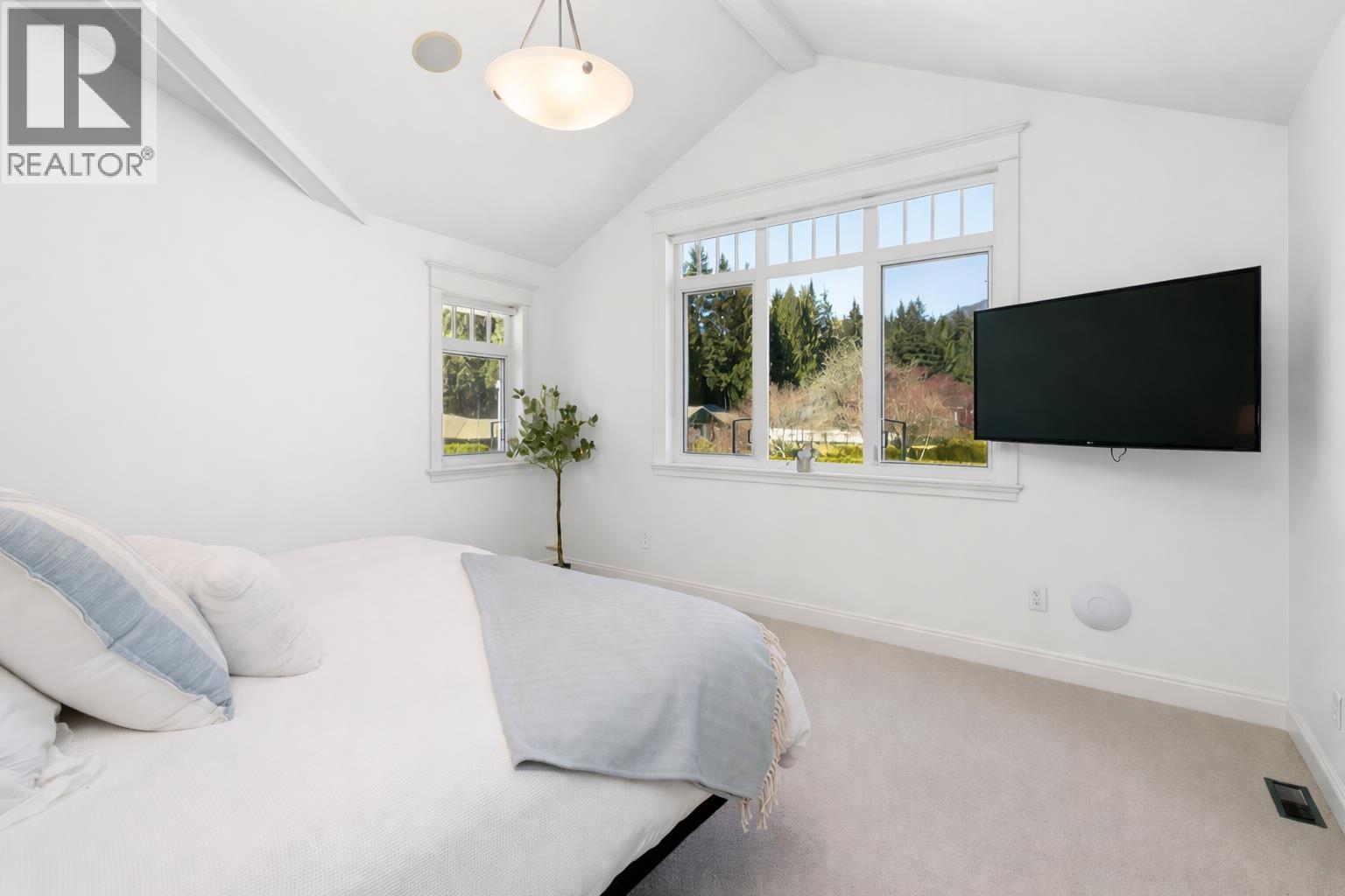 991 HAMPSHIRE ROAD, North Vancouver