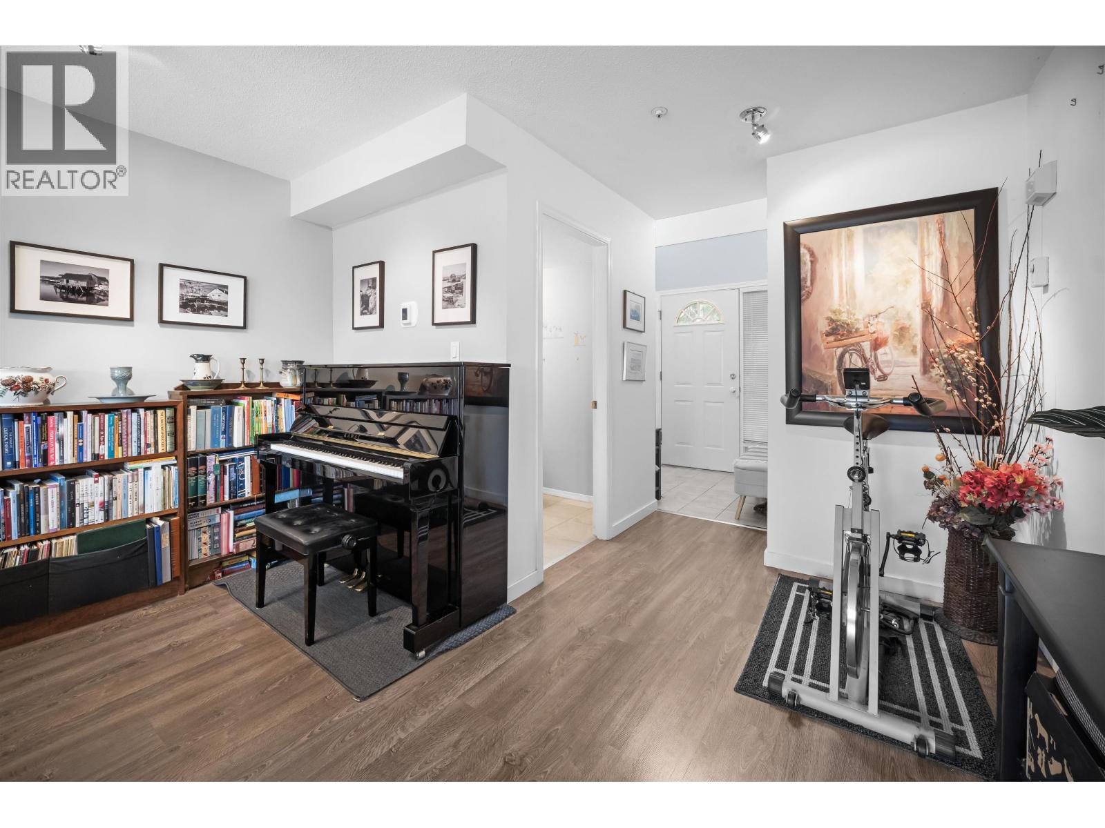 1145 O'FLAHERTY GATE, Port Coquitlam