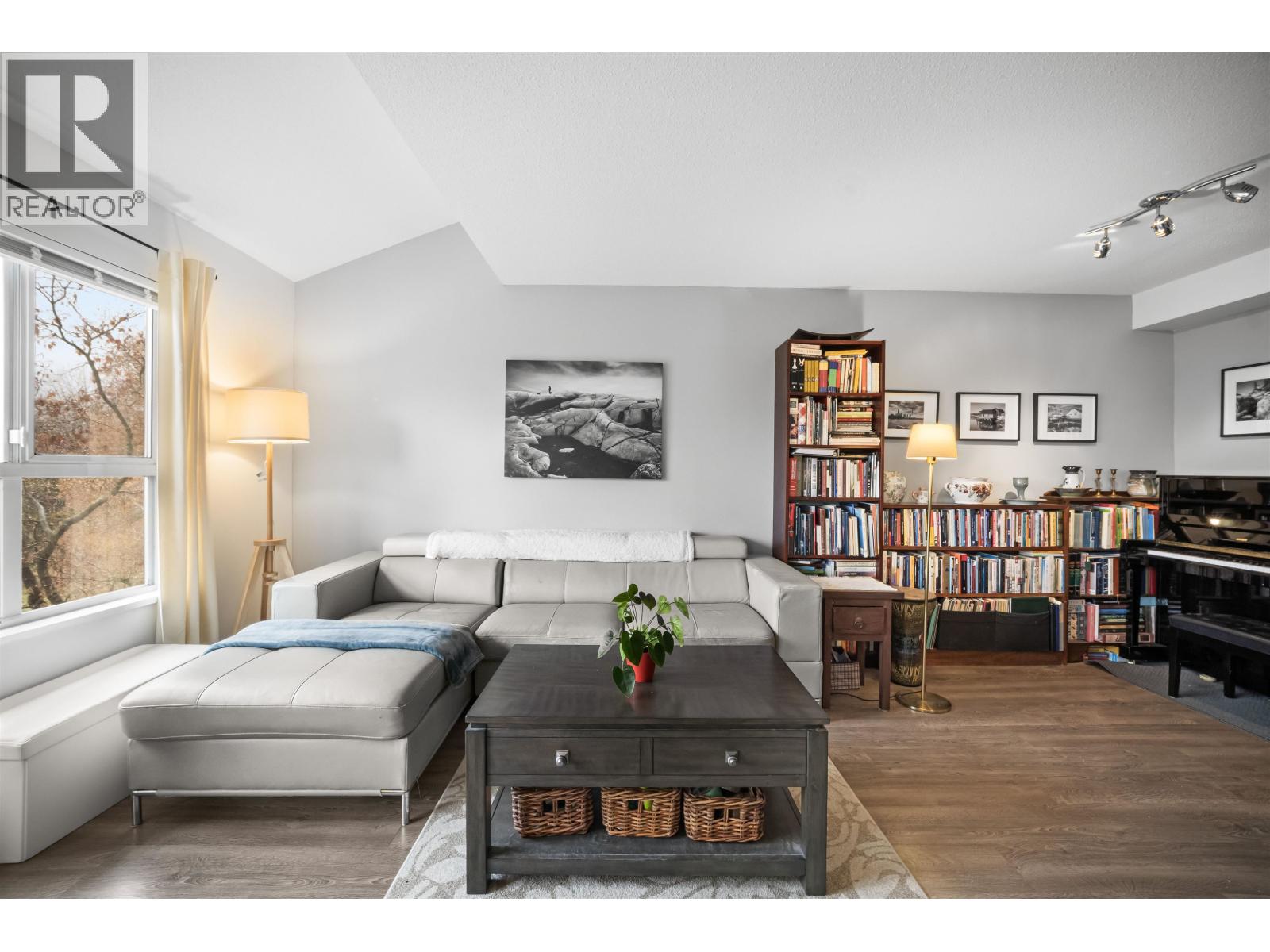 1145 O'FLAHERTY GATE, Port Coquitlam