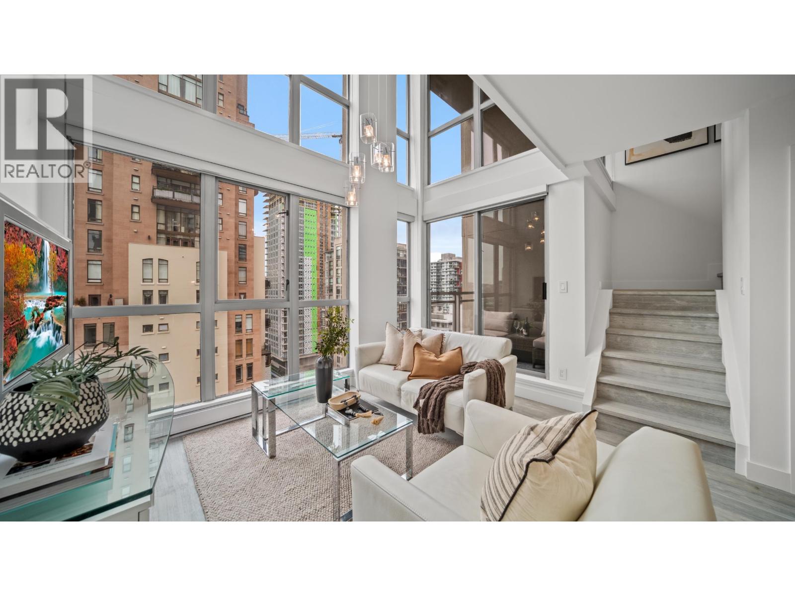 1238 RICHARDS STREET