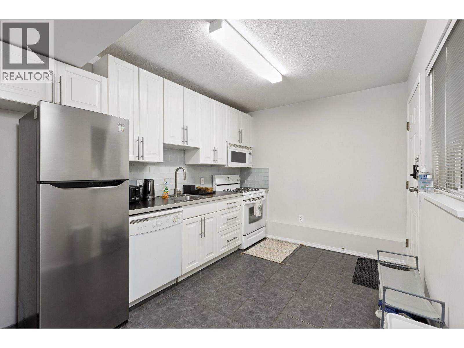 3638 MAGINNIS AVENUE — photo 35