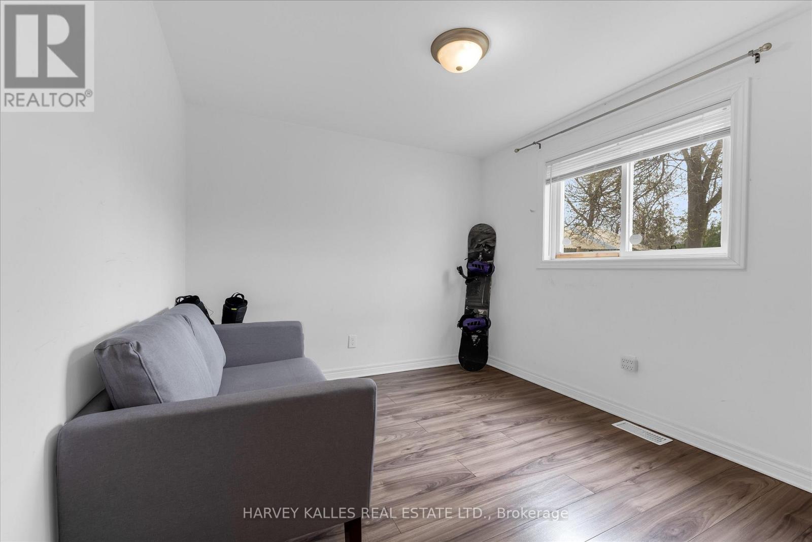 105 ORMOND STREET N - 11
