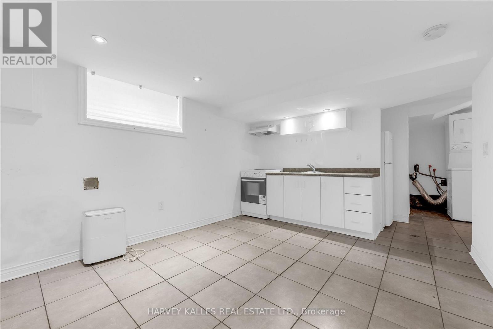 105 ORMOND STREET N - 19