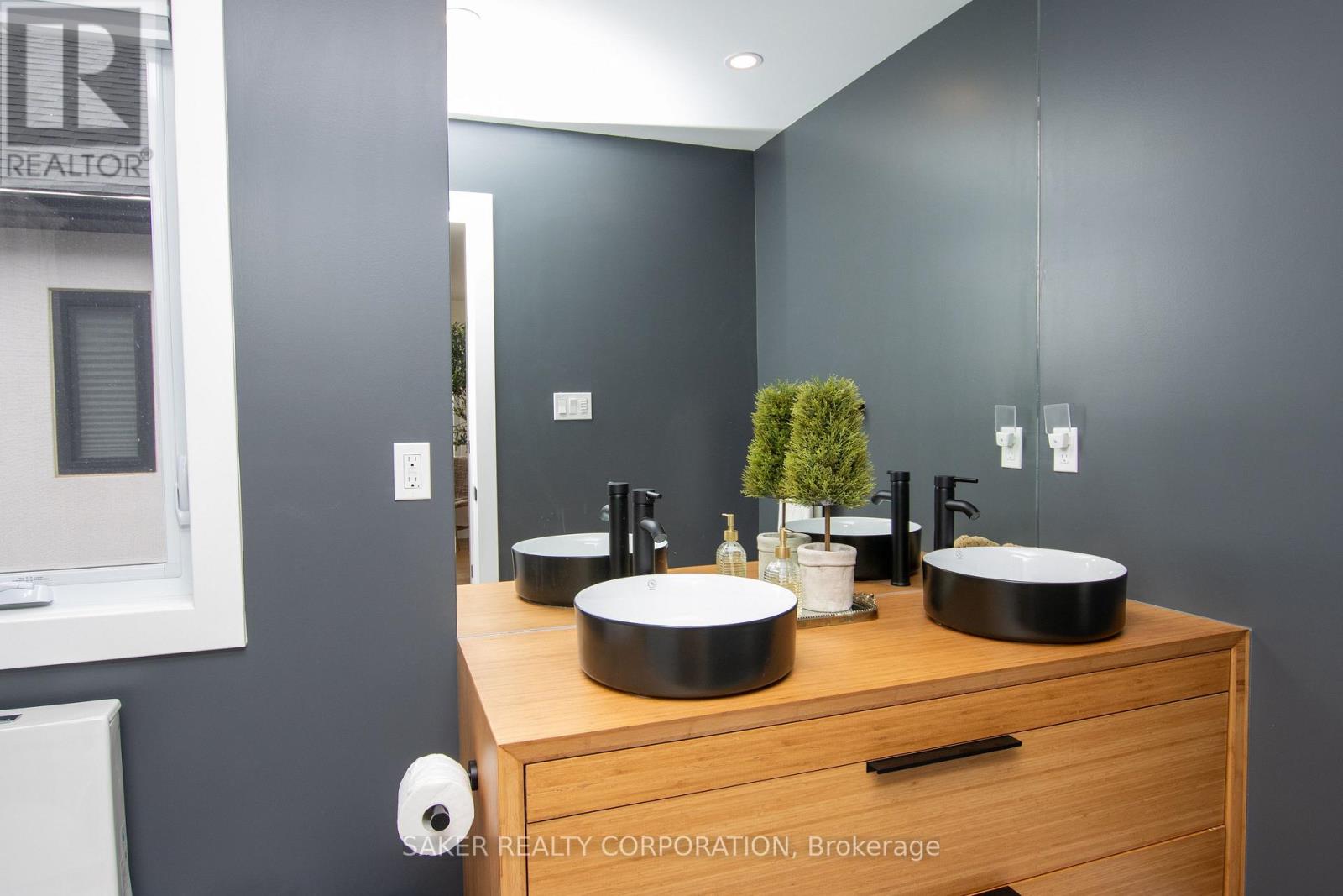 3 POOLE CRESCENT Property Photo