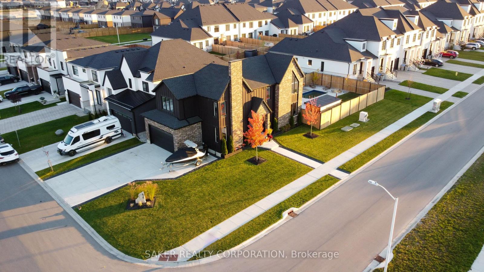 3 POOLE CRESCENT Property Photo