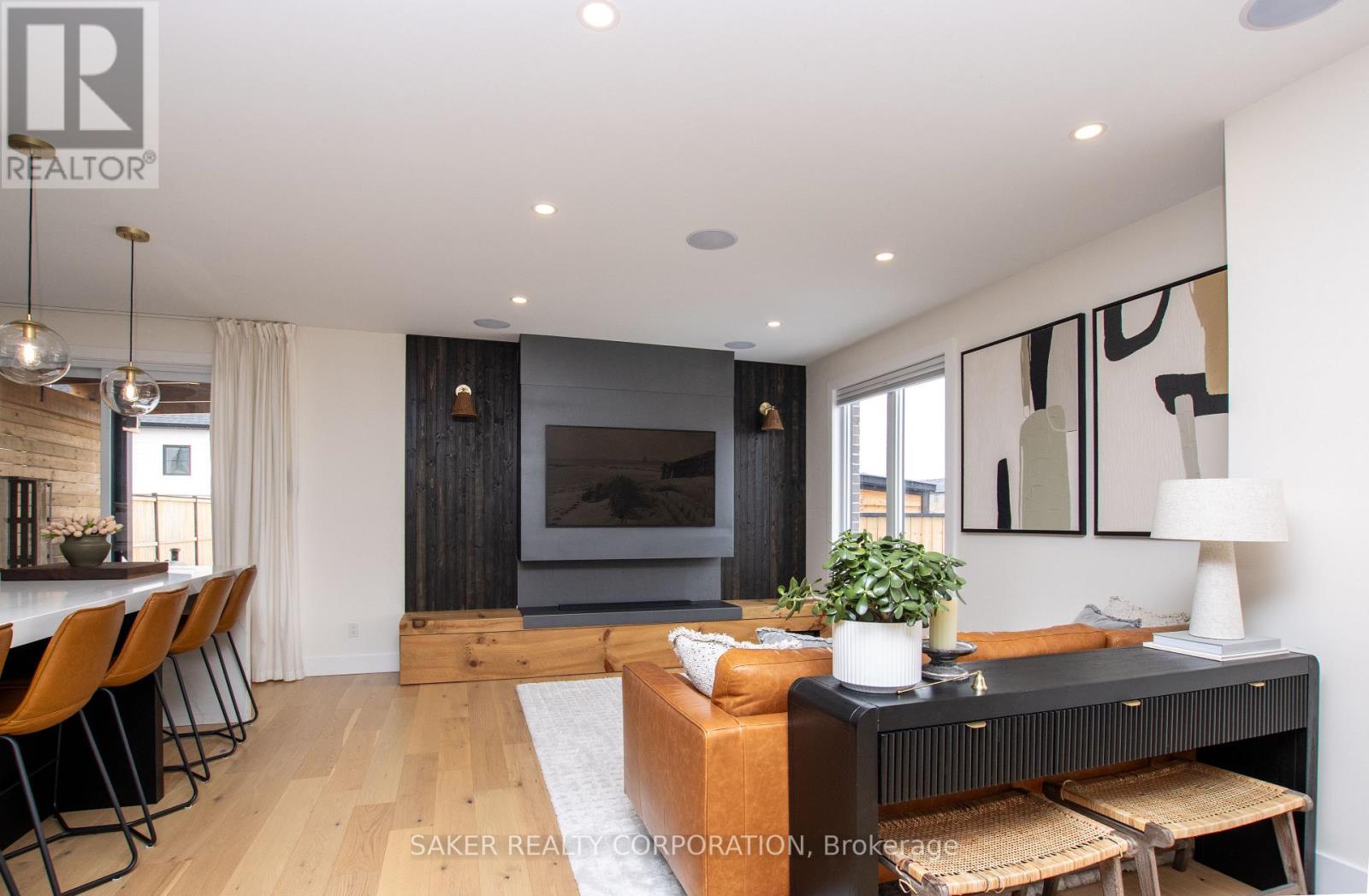 3 POOLE CRESCENT Property Photo