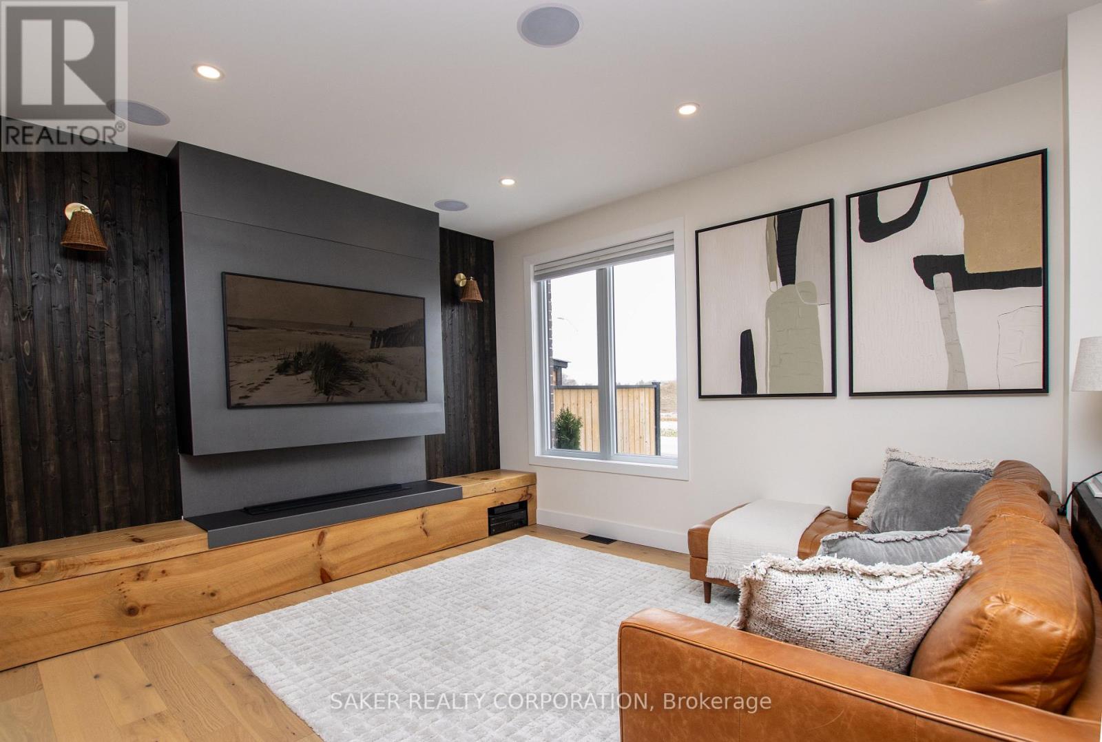 3 POOLE CRESCENT Property Photo