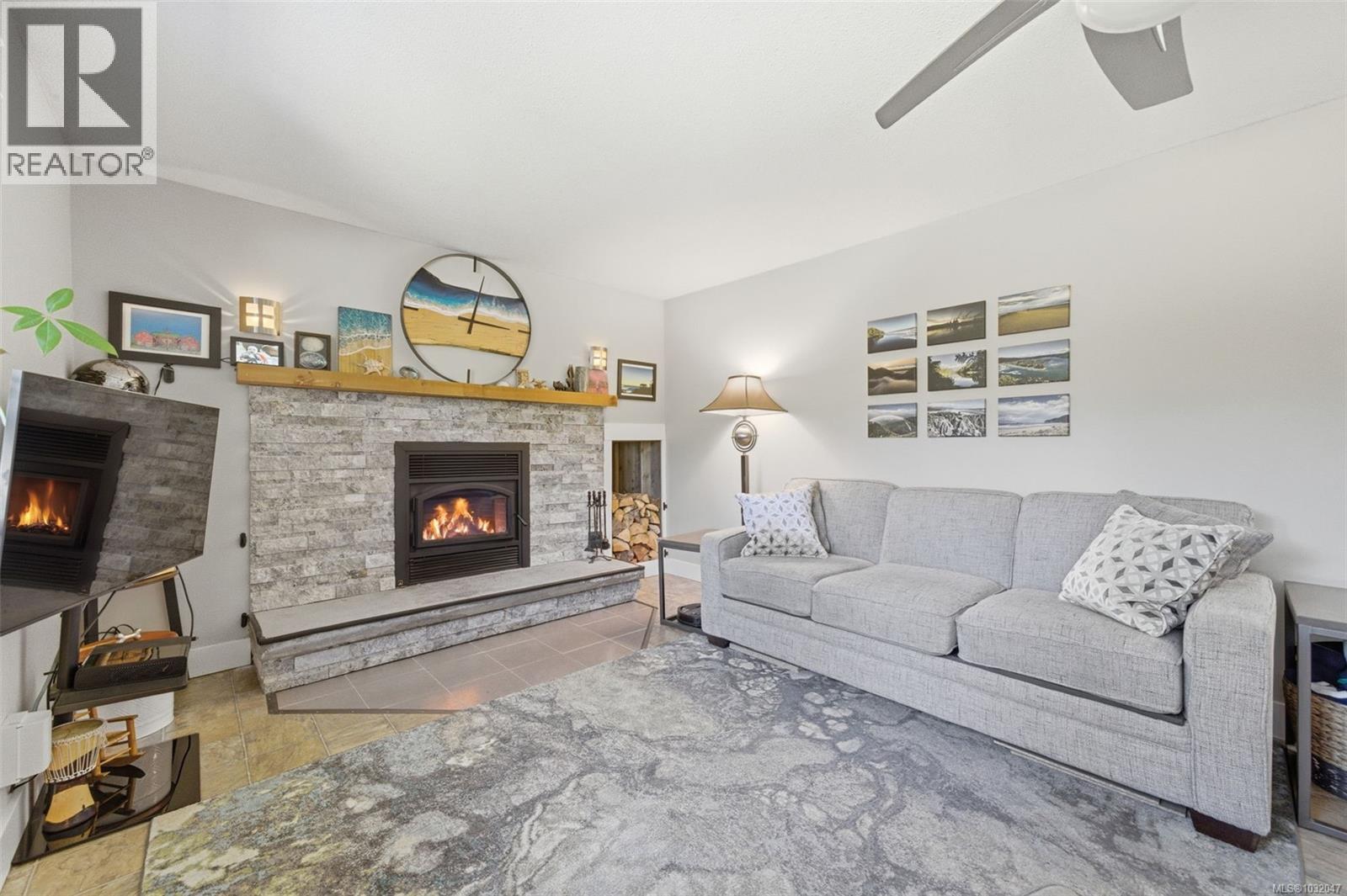 1704 Whiffin Spit Rd - 11