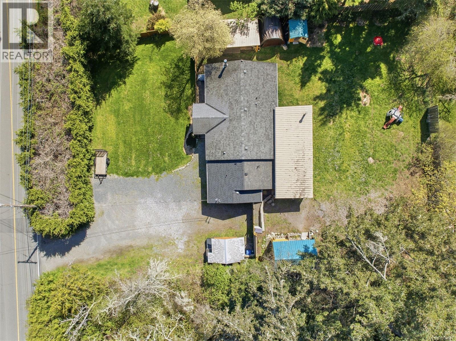1704 WHIFFIN SPIT RD - Image 2
