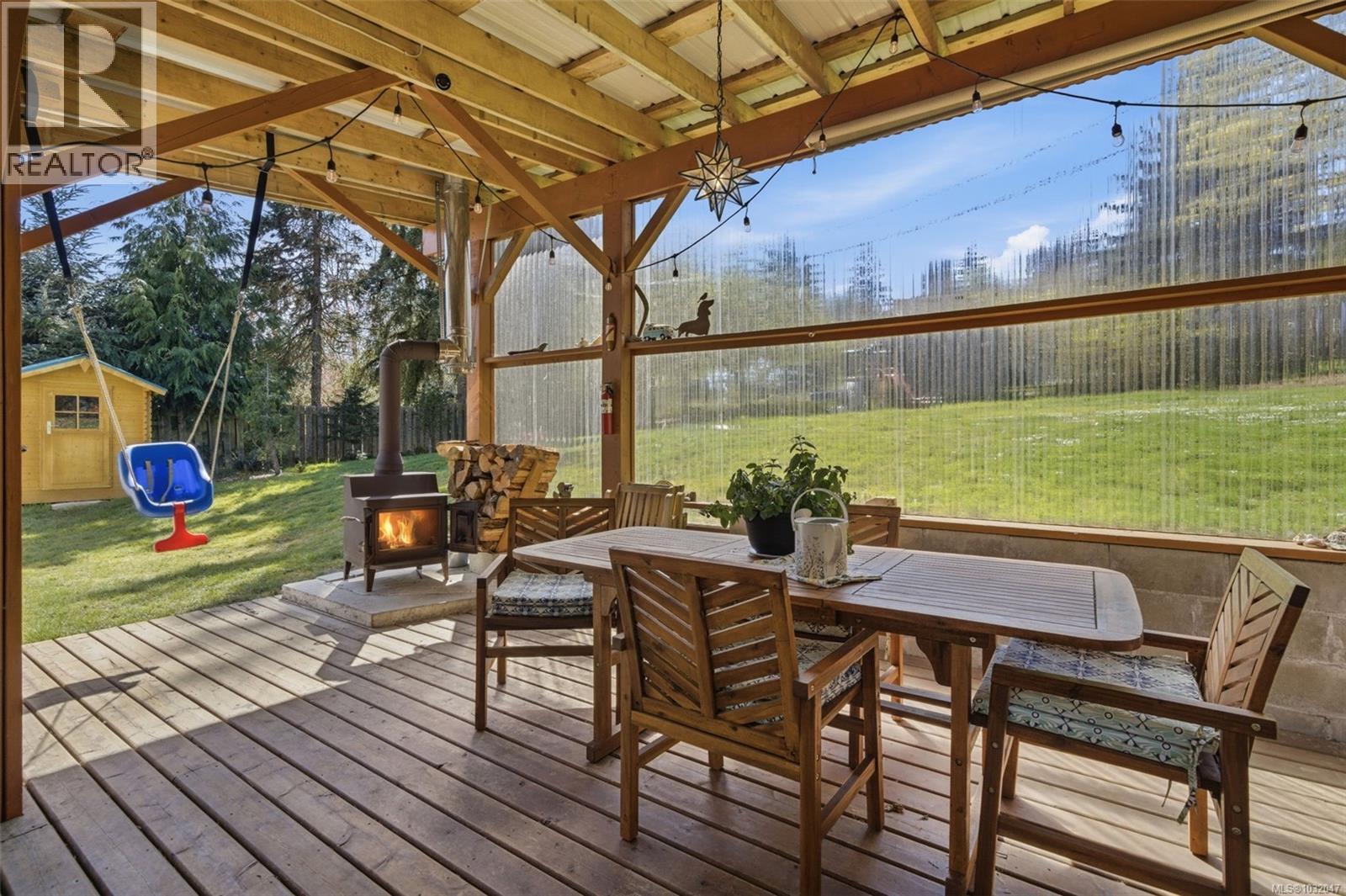 1704 Whiffin Spit Rd - 31