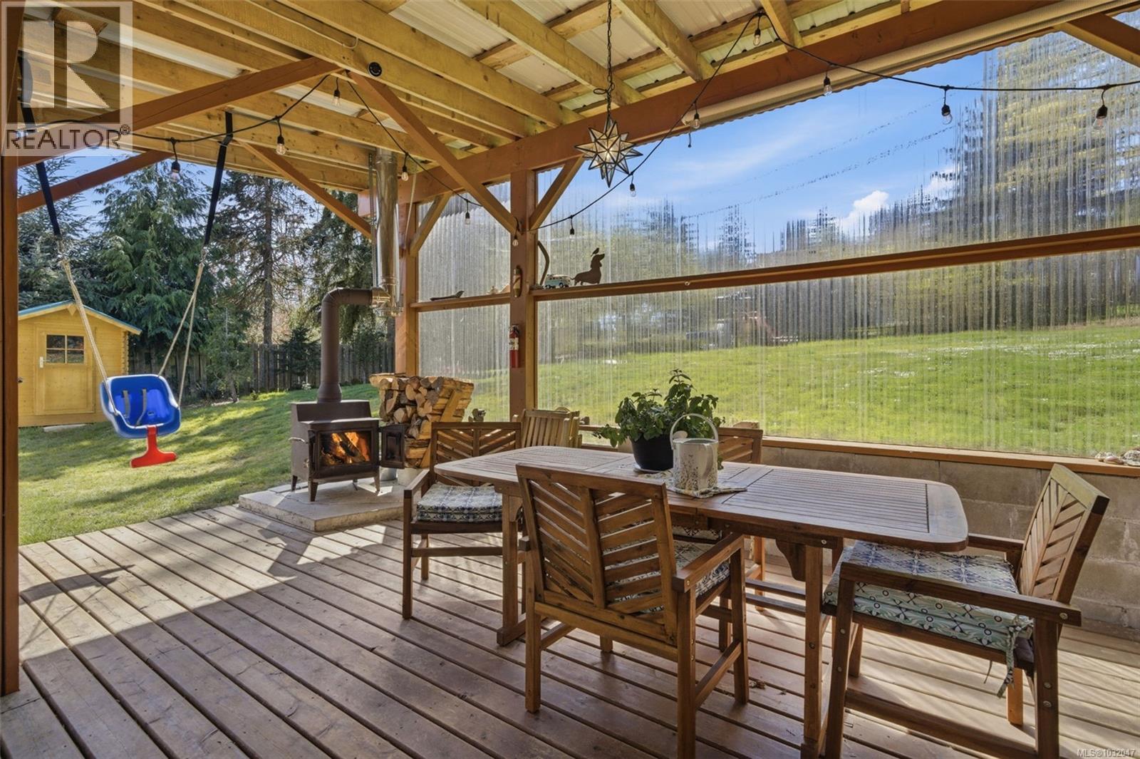 1704 Whiffin Spit Rd - 32