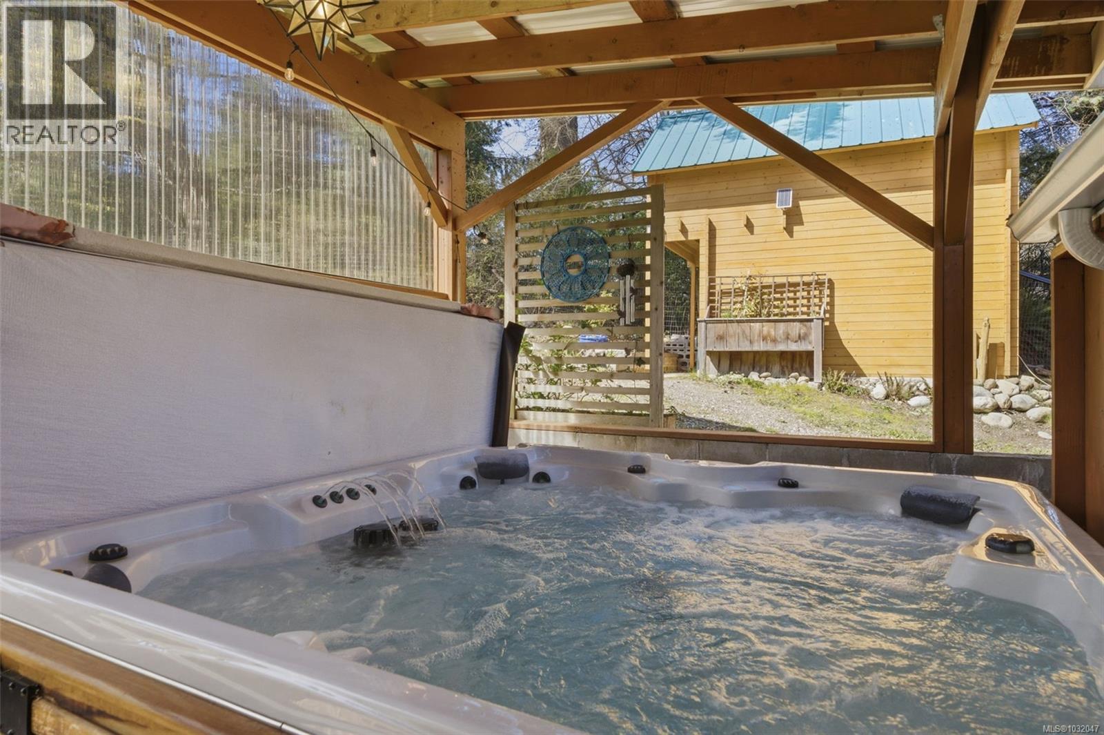 1704 WHIFFIN SPIT RD - 34