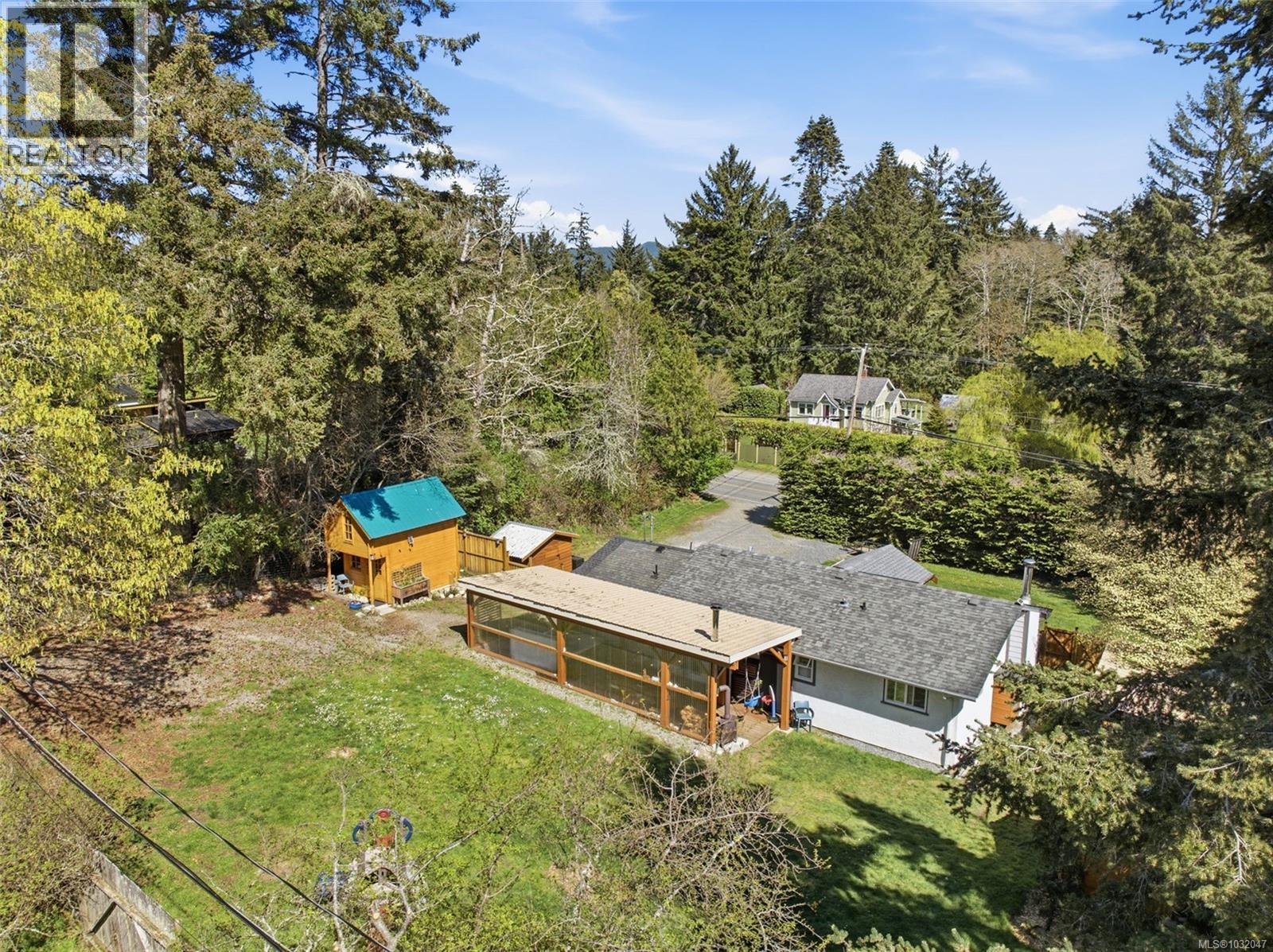 1704 Whiffin Spit Rd - 36